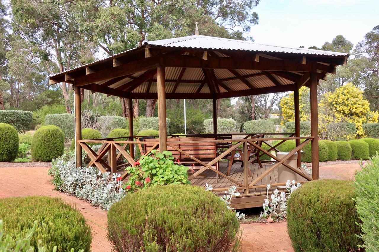 Travellers Rest Motel Mundaring Bagian luar foto